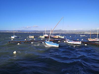 La tempête Fabien sur les pointus de la lagune du Brusc