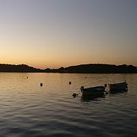 Coucher de soleil sur la lagune du Brusc et les pointus